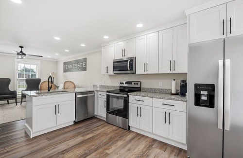 Algood House | Charming 2-bedroom Duplex in quaint Algood area with WiFi, HVAC, Washer-Dryer