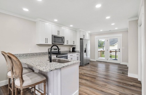 Algood House | Charming 2-bedroom Duplex in quaint Algood area with WiFi, HVAC, Washer-Dryer