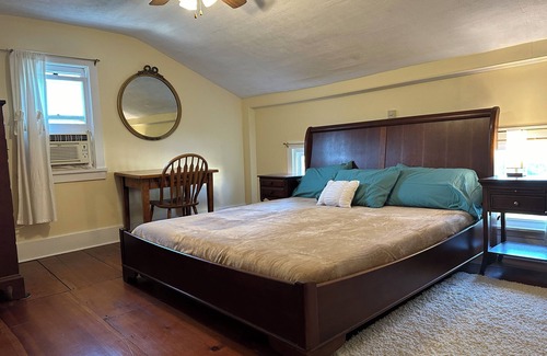 Lansing Other | Charming 2-bedroom farmhouse in Lansing near Ithaca & Cornell w/gorge & firepit