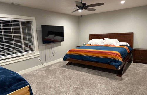 Wapato Other | Charming 2-bedroom farmhouse in adorable Wapato with AC, WiFi