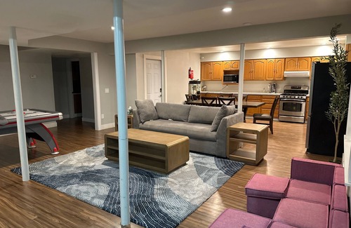 Wapato Other | Charming 2-bedroom farmhouse in adorable Wapato with AC, WiFi