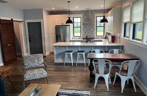 Meggett House | Charming 2 bedroom garage apartment on the Toogoodoo River.