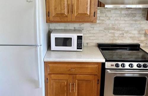 Walnut Creek House | Charming 2-bedroom house with AC, WiFi in delightful Walnut Creek