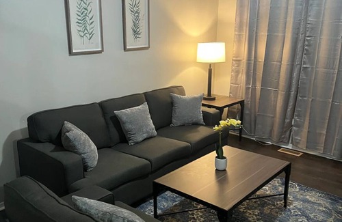 Paw Creek House | Charming 2-bedroom Haven. 10 minutes from Uptown.