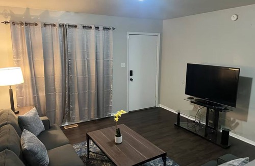 Paw Creek House | Charming 2-bedroom Haven. 10 minutes from Uptown.