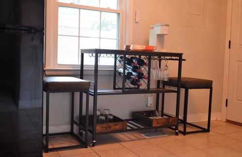 Charlotte House | Charming 2-bedroom house with WiFi & AC near uptown Charlotte