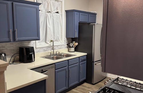 Charlotte House | Charming 2-bedroom house with WiFi, AC near UNCC