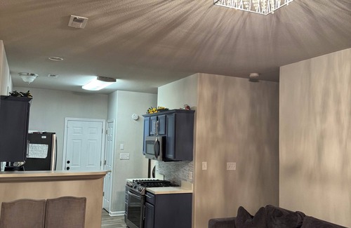 Charlotte House | Charming 2-bedroom house with WiFi, AC near UNCC