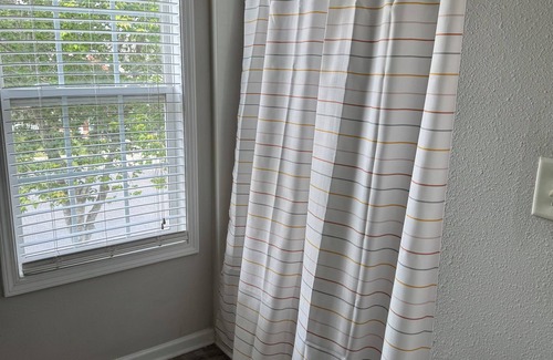 Charlotte House | Charming 2-bedroom house with WiFi, AC near UNCC