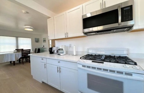 Central San Mateo House | Charming 2-bedroom house with WiFi and AC in San Mateo