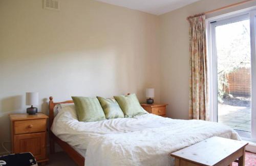 Highbury West Apartment | Charming 2 Bedroom Home 3 mins from Arsenal Station