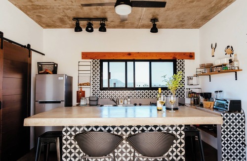 Cerritos Hotel | Charming 2-bedroom hotel with AC, WiFi in amazing Cerritos
