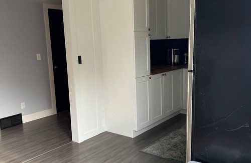 Central Okanagan House | Charming 2-bedroom house in delightful Kelowna with WiFi, AC