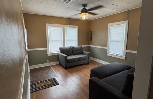 Sulphur House | Charming 2-bedroom house in lovely Sulphur with Spacious Patio