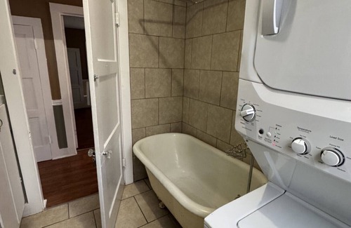 Sulphur House | Charming 2-bedroom house in lovely Sulphur with Spacious Patio