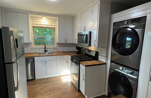 Oak Cliff House | Charming 2-bedroom house in Dallas with AC