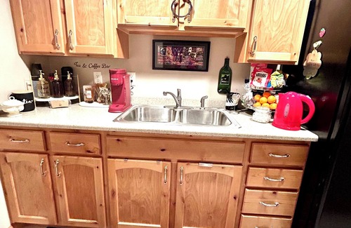 West Jordan House | Charming 2-bedroom house with WiFi, fitness room in peaceful Murray