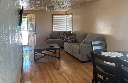 Rupert House | Charming 2-bedroom house in Rupert with WiFi, AC