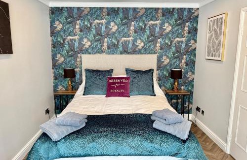 Lincoln House | Charming 2 Bedroom Mews Cottage