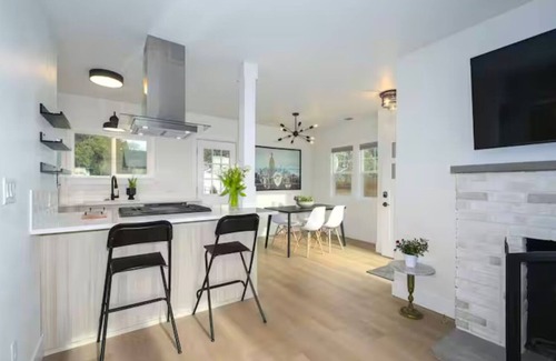 Camas House | Charming 2 Bedroom Stay in Camas