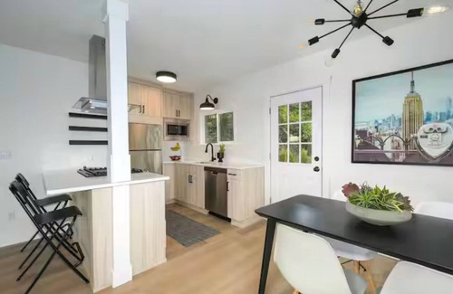 Camas House | Charming 2 Bedroom Stay in Camas