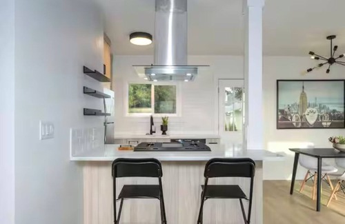 Camas House | Charming 2 Bedroom Stay in Camas