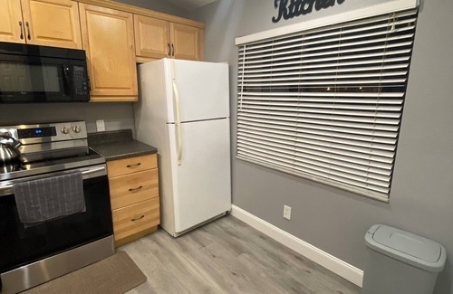 Orlando House | Charming 2-bedroom townhome in fabulous Orlando, family and pet friendly