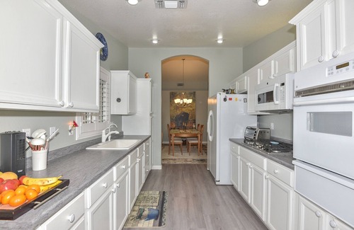 Westbrook Village House | Charming 2-bedroom townhome with fitness room and clubhouse in Peoria