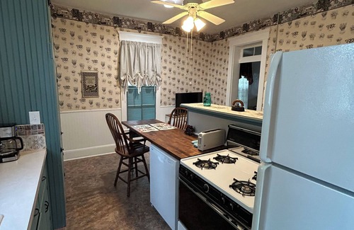 Charlestown House | Charming 2-bedroom house with WiFi, AC in welcoming Charlestown