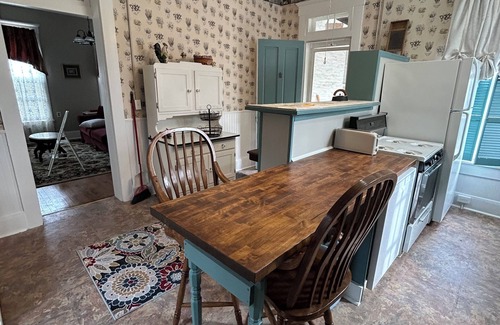 Charlestown House | Charming 2-bedroom house with WiFi, AC in welcoming Charlestown