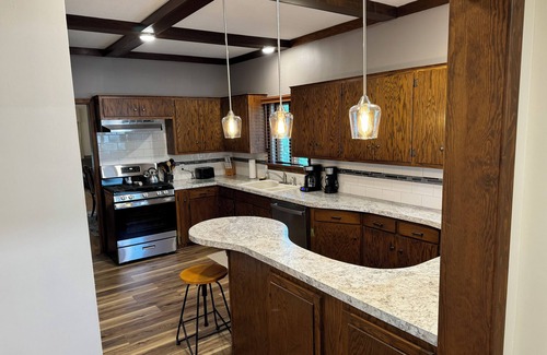 Grand Island House | Charming 2-bedroom Bungalow