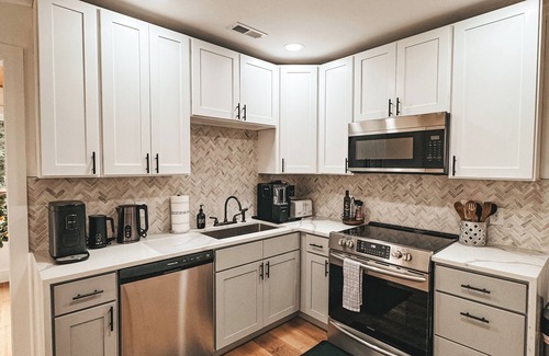 Spartanburg House | Charming 2-bedroom house with WiFi, AC in Spartanburg