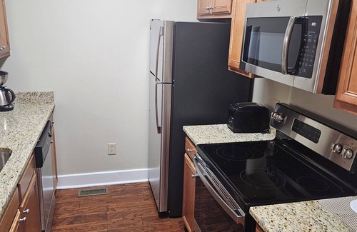 Lackey House | Charming 2-bedroom townhome with AC, WiFi in enjoyable Williamsburg