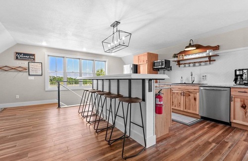 Williamsburg Apartment | Charming 2-bedroom apartment in Williamsburg close to the Flintfields Horse Show