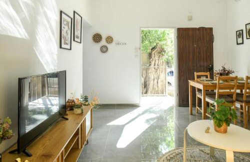 Haifa Apartment | Charming 2 BR in the Heart of Haifa by Sea N Rent