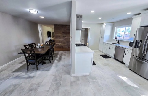 Kenmore House | Charming 2BR Retreat, Lush Yardn