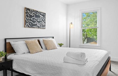Shelby Park Apartment | Charming 2nd-Floor Flat 3BR 2BA Free Parking