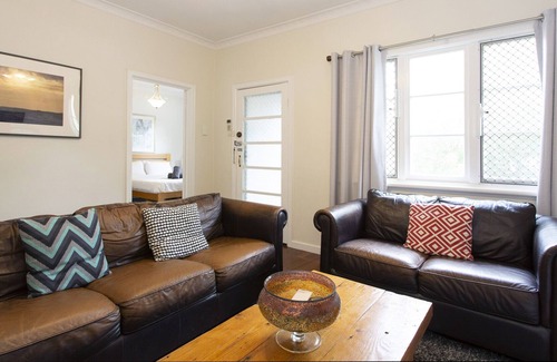 East Victoria Park Cottage | Charming 3 bedroom Cottage close to Perth CBD, Perth Airport and Curtin Uni