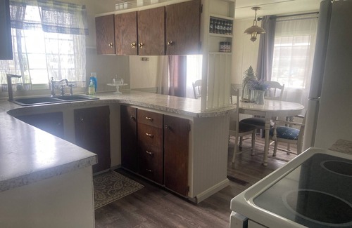 Butte Des Morts Cottage | Charming 3-bedroom LAKESIDE cottage on the north shore of Lake Butte des Morts.