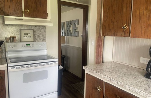 Butte Des Morts Cottage | Charming 3-bedroom LAKESIDE cottage on the north shore of Lake Butte des Morts.