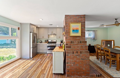 Northeast Virginia Beach Cottage | Charming 3 bedroom cottage in beautiful VB with Deepwater access, New dock