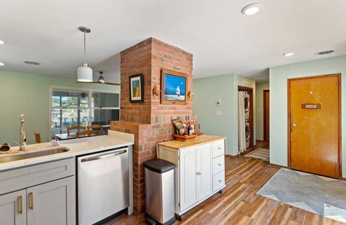 Northeast Virginia Beach Cottage | Charming 3 bedroom cottage in beautiful VB with Deepwater access, New dock
