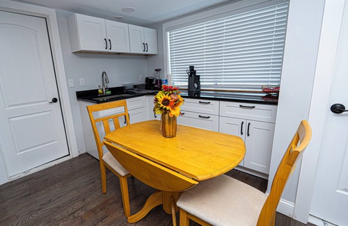 Leominster Apartment | Charming 3-bedroom apartment with WiFi, AC in lovely Leominster
