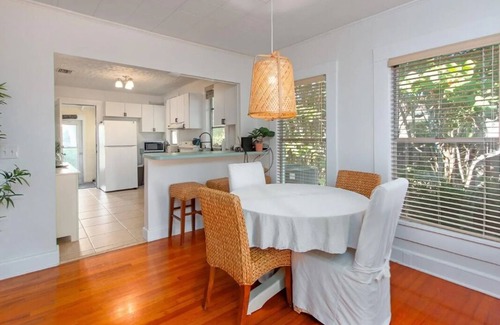 Carlouel House | Charming 3-bedroom Bungalow in Clearwater's North Beach! Steps to the Water!