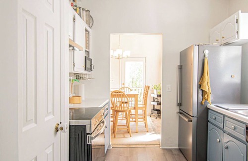 Aiken House | Charming 3-bedroom Charleston Row Style Home