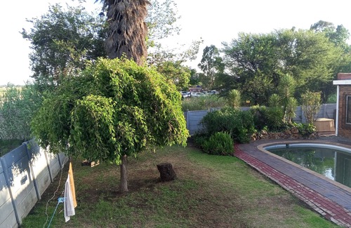 Germiston Cottage | Charming 3-bedroom cottage with AC and WiFi in enchanting Germiston