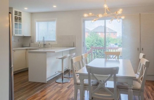 Brossard Condo | Charming 3-bedroom condo on 2 levels with AC & WiFi in marvelous canada location