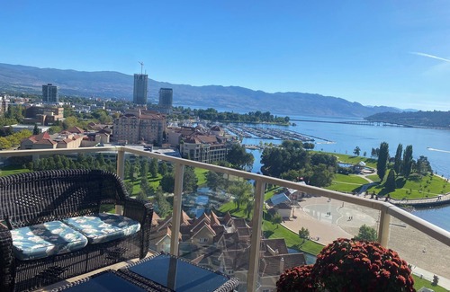 North End Condo | Charming 3-bedroom condo with stunning view of the Okanagan Lake