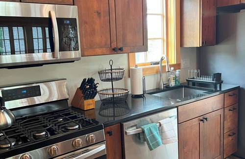 Gilford Cottage | Charming 3 bedroom Cottage, waterfront with boat slip