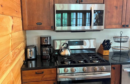 Gilford Cottage | Charming 3 bedroom Cottage, waterfront with boat slip